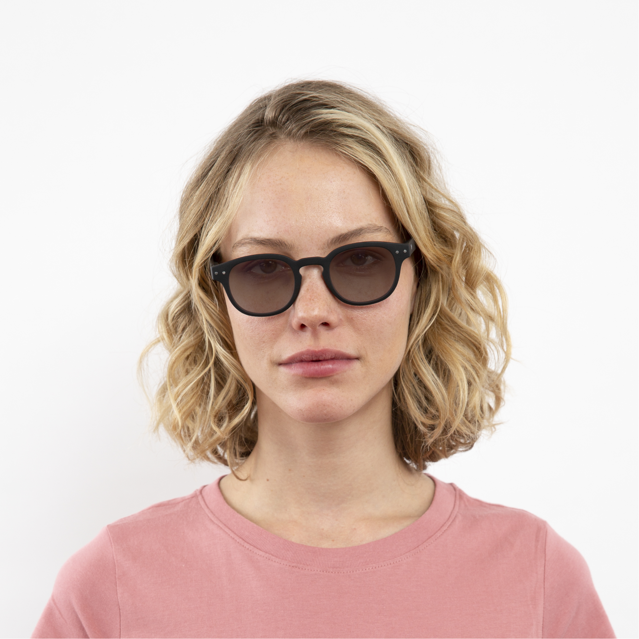 transition-photochromic-glasses-brown-lenses-women-anton-black-front