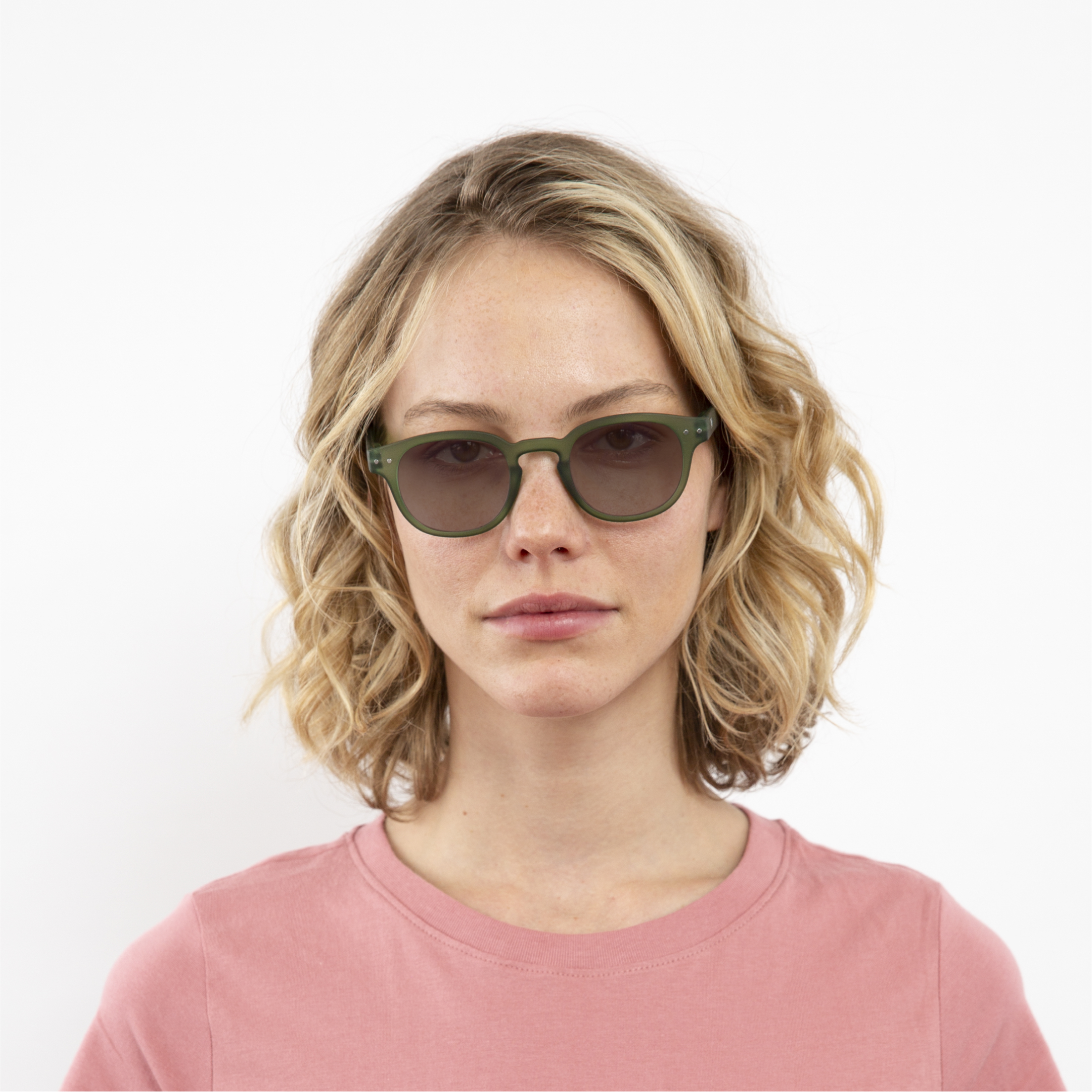 transition-photochromic-glasses-brown-lenses-women-anton-green-front