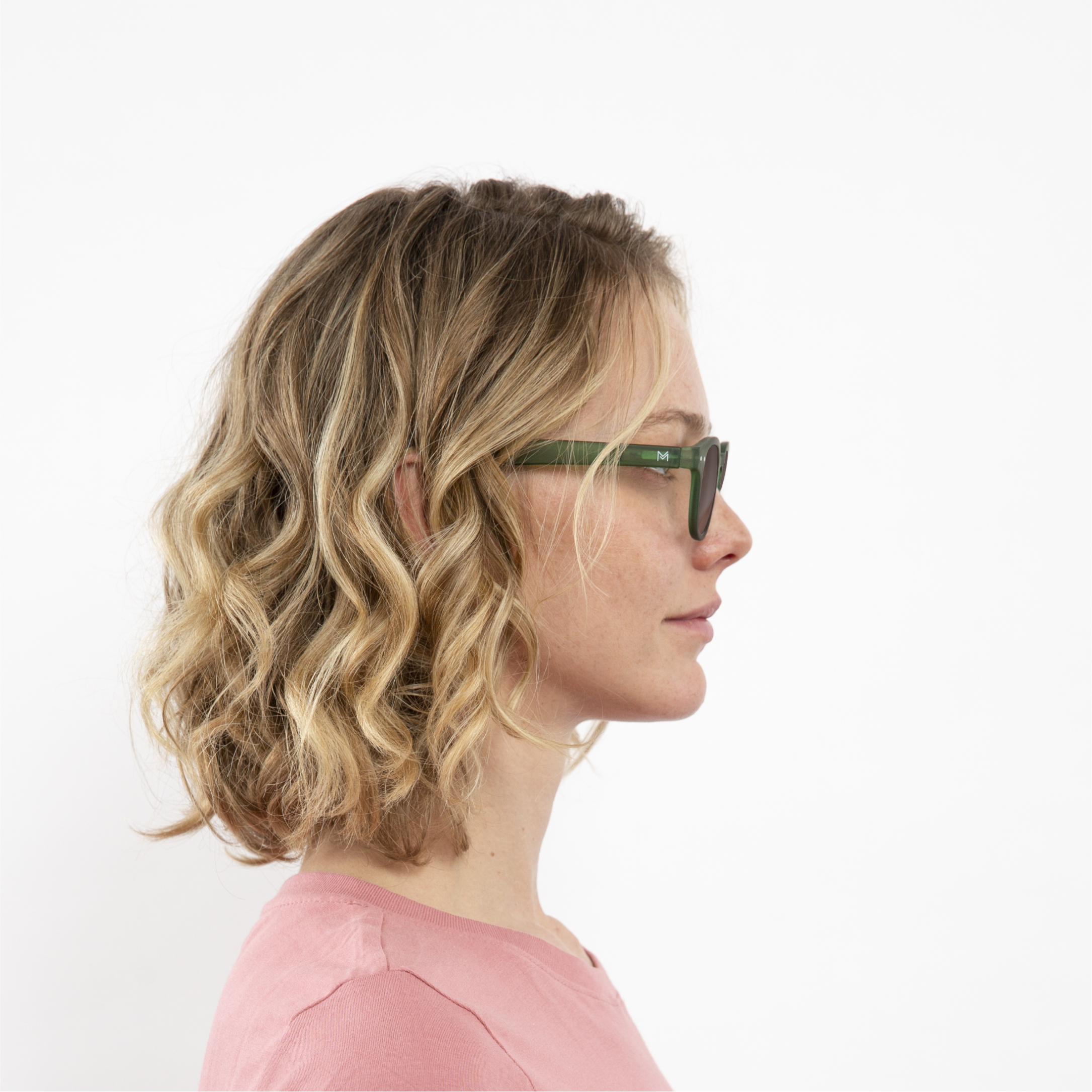 transition-photochromic-glasses-brown-lenses-women-anton-green-profile