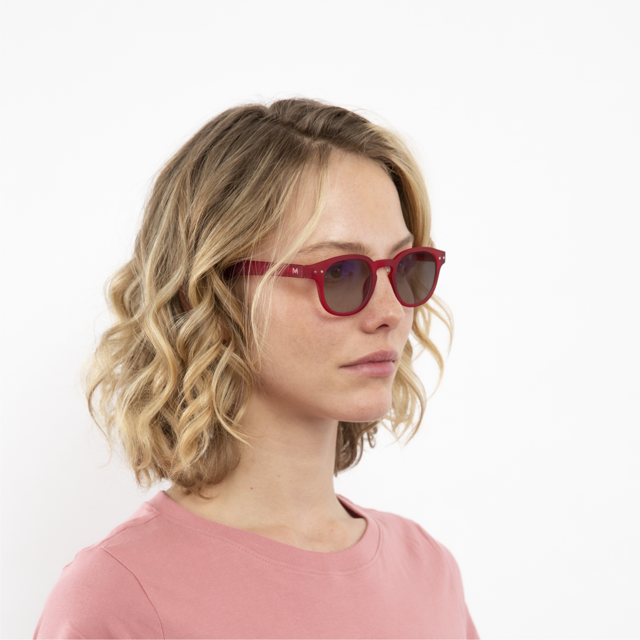 transition-photochromic-glasses-brown-lenses-women-anton-red-profile2