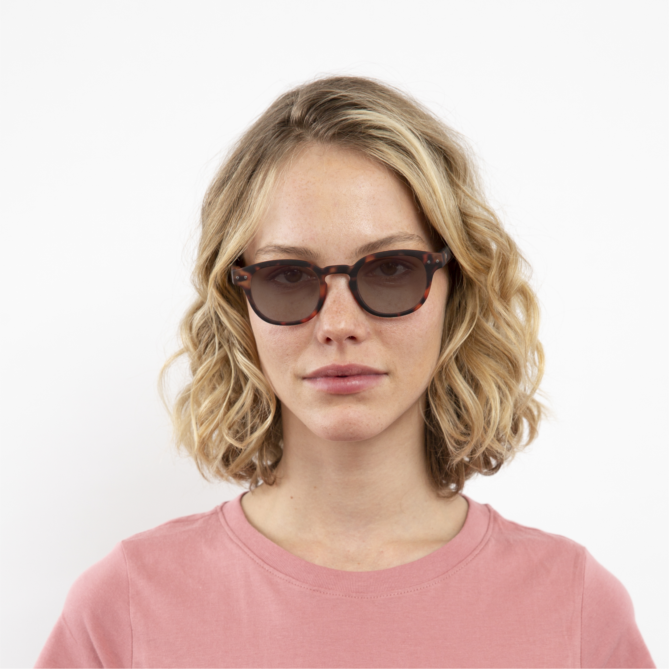 transition-photochromic-glasses-brown-lenses-women-anton-tortoise-front