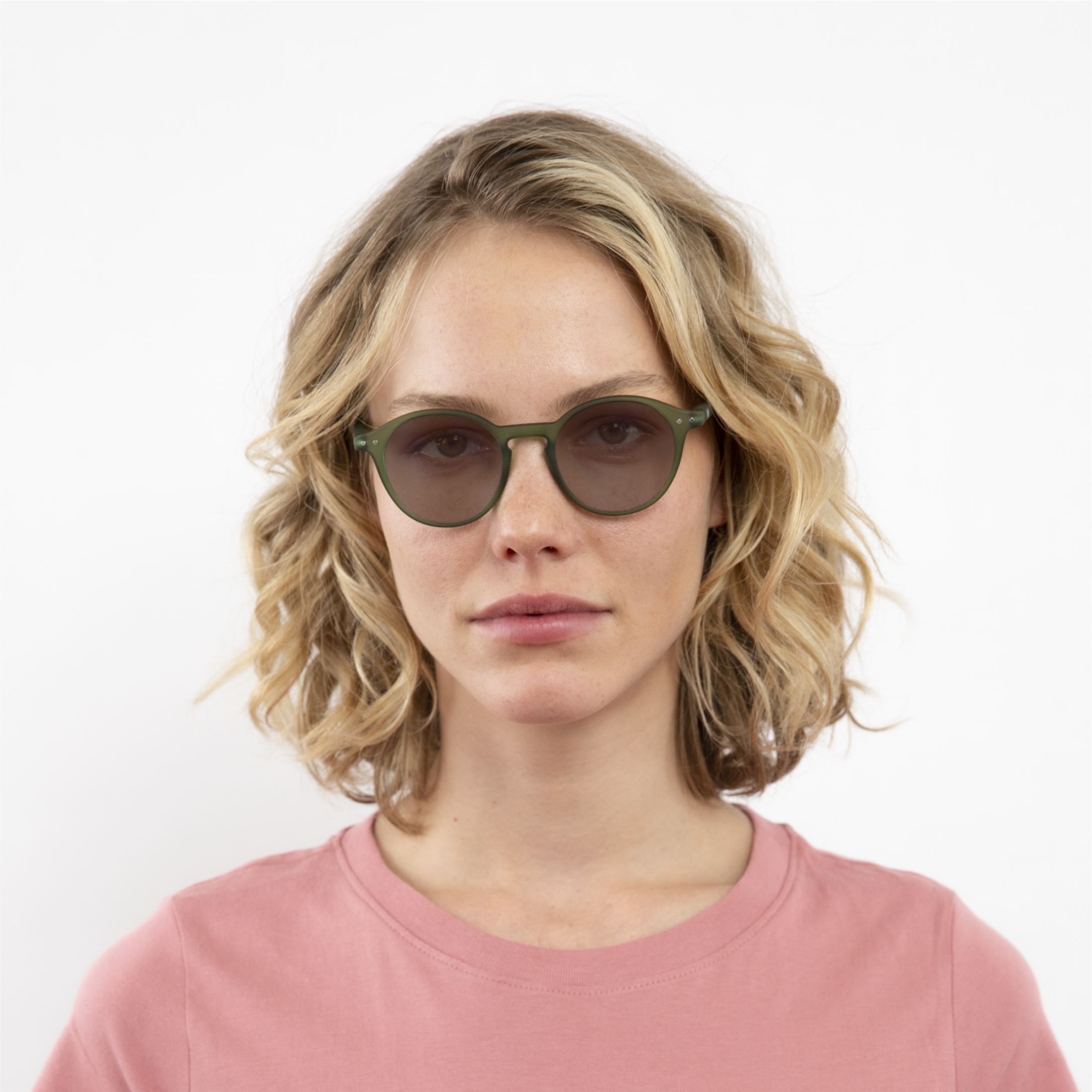 transition-photochromic-glasses-brown-lenses-women-luca-green-front