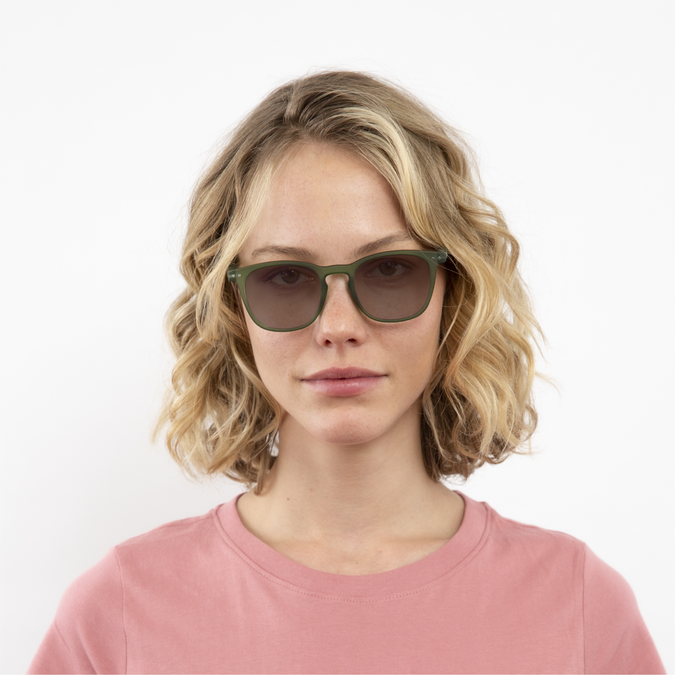 transition-photochromic-glasses-brown-lenses-women-william-green-front