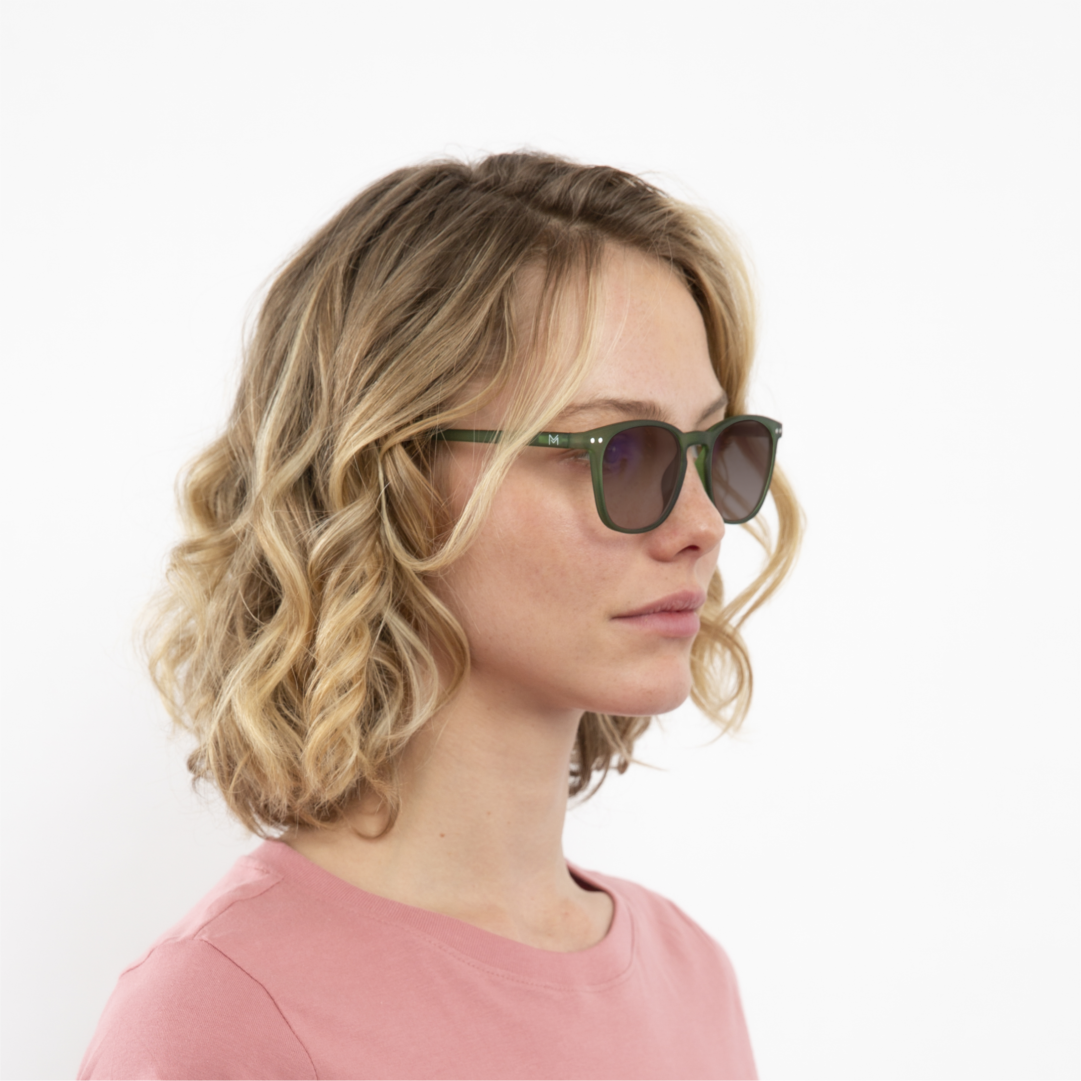 transition-photochromic-glasses-brown-lenses-women-william-green-profile2