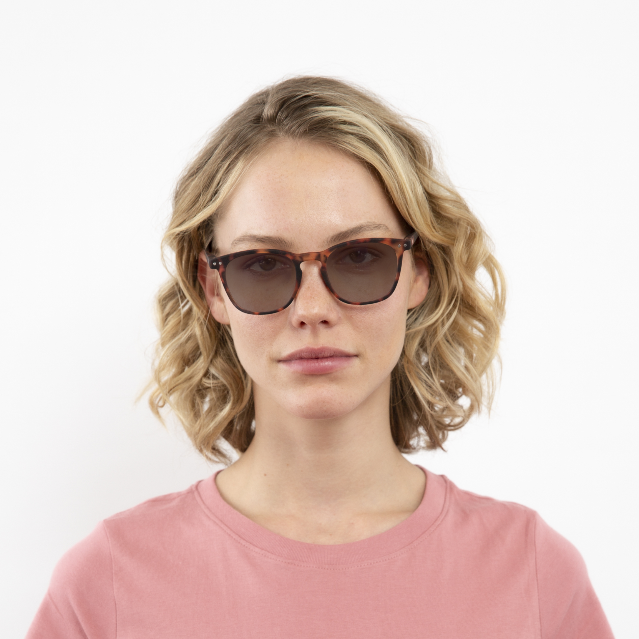 transition-photochromic-glasses-brown-lenses-women-william-tortoise-front