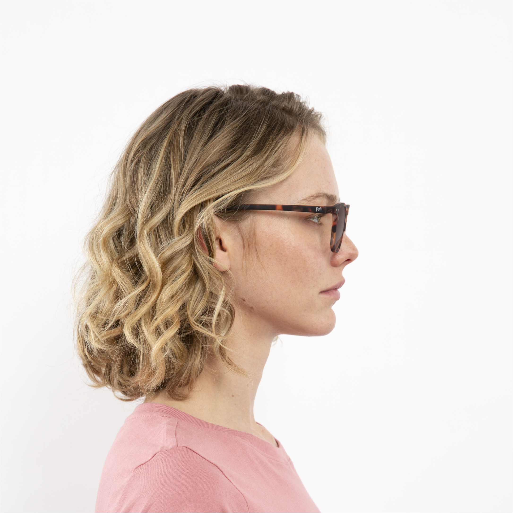 transition-photochromic-glasses-brown-lenses-women-william-tortoise-profile