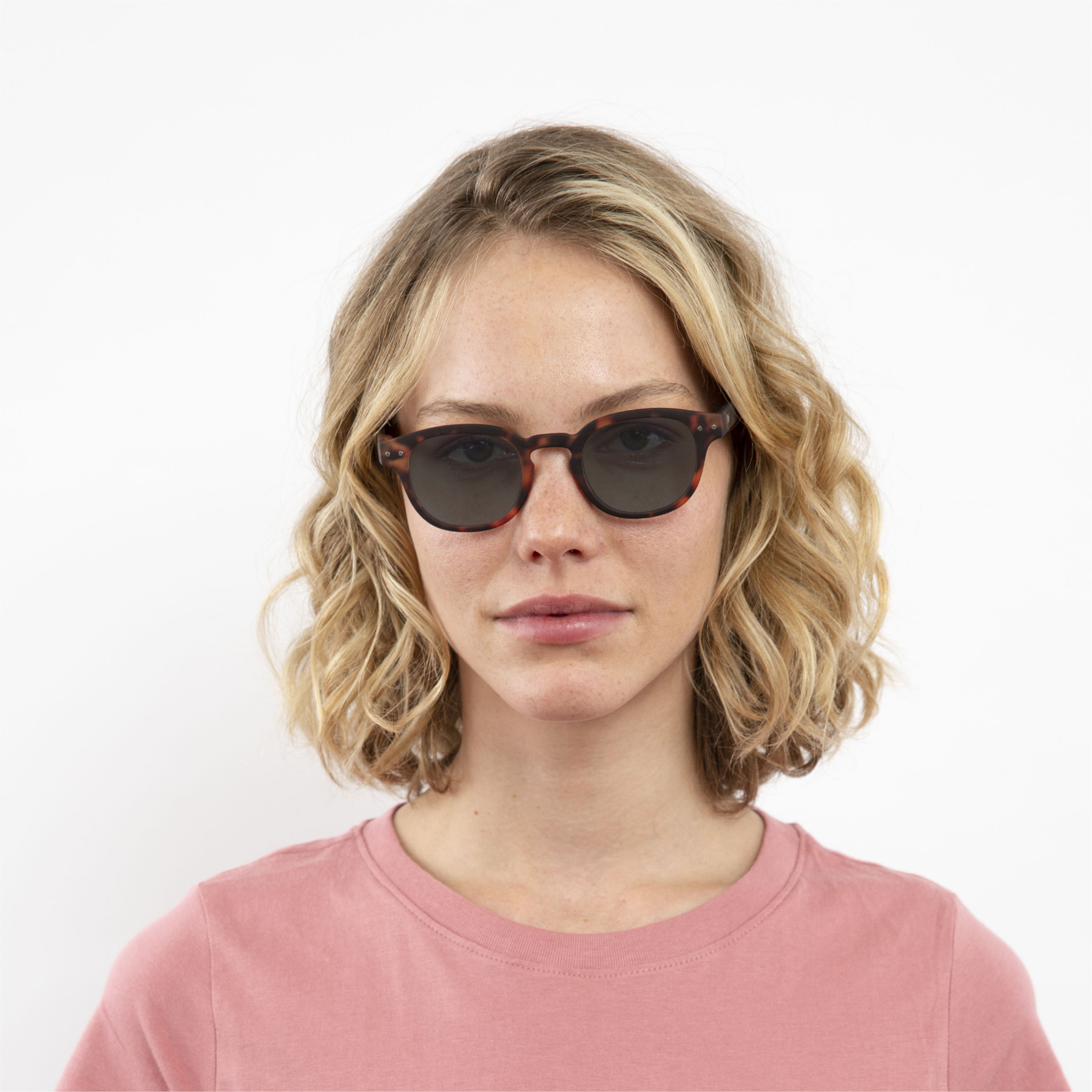 transition-photochromic-glasses-grey-lenses-women-anton-tortoise-front