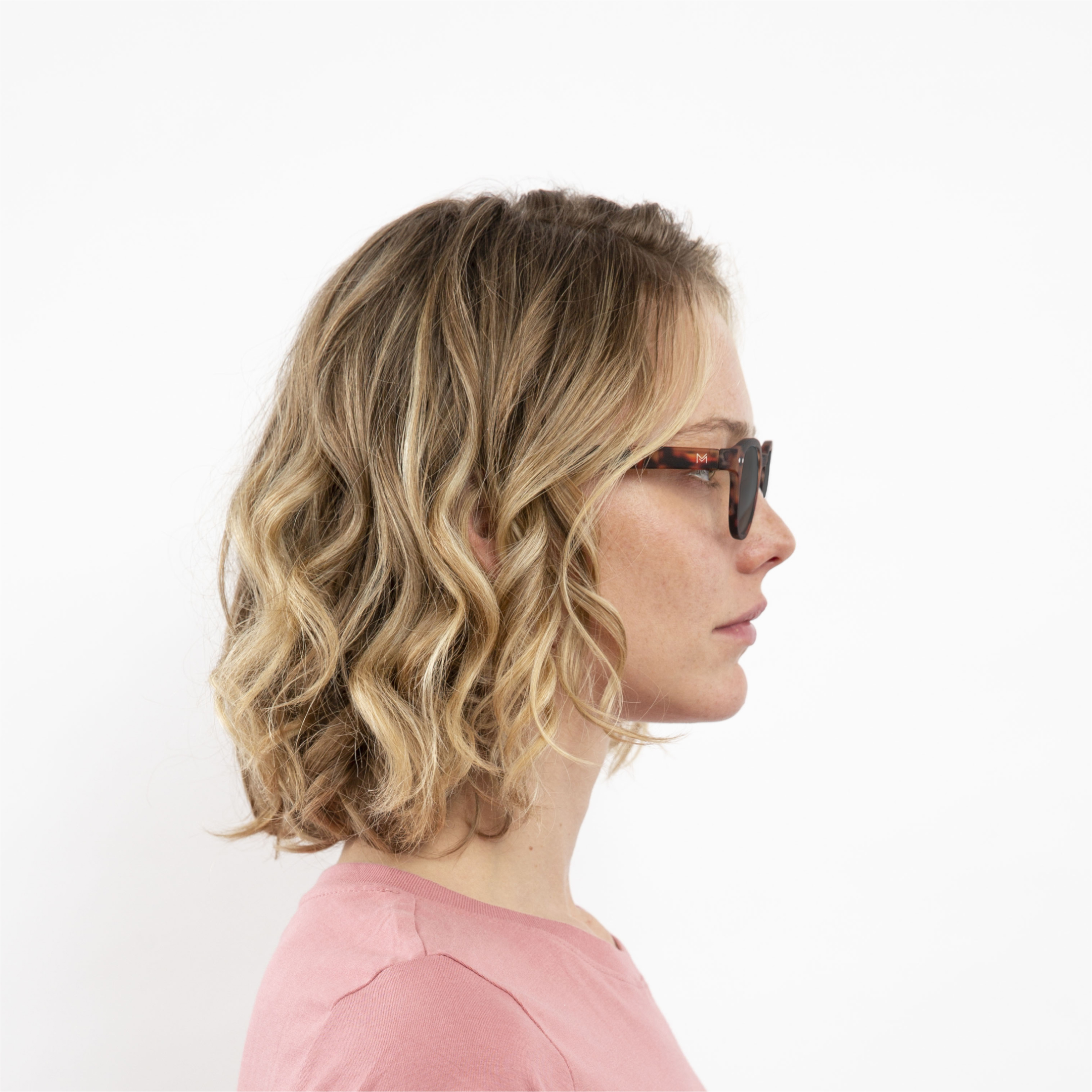 transition-photochromic-glasses-grey-lenses-women-anton-tortoise-profile (2)