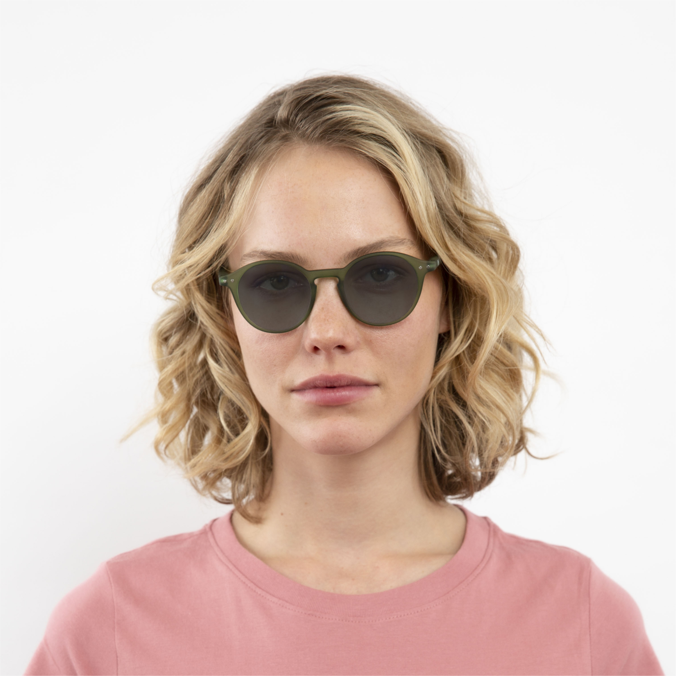 transition-photochromic-glasses-grey-lenses-women-luca-green-front