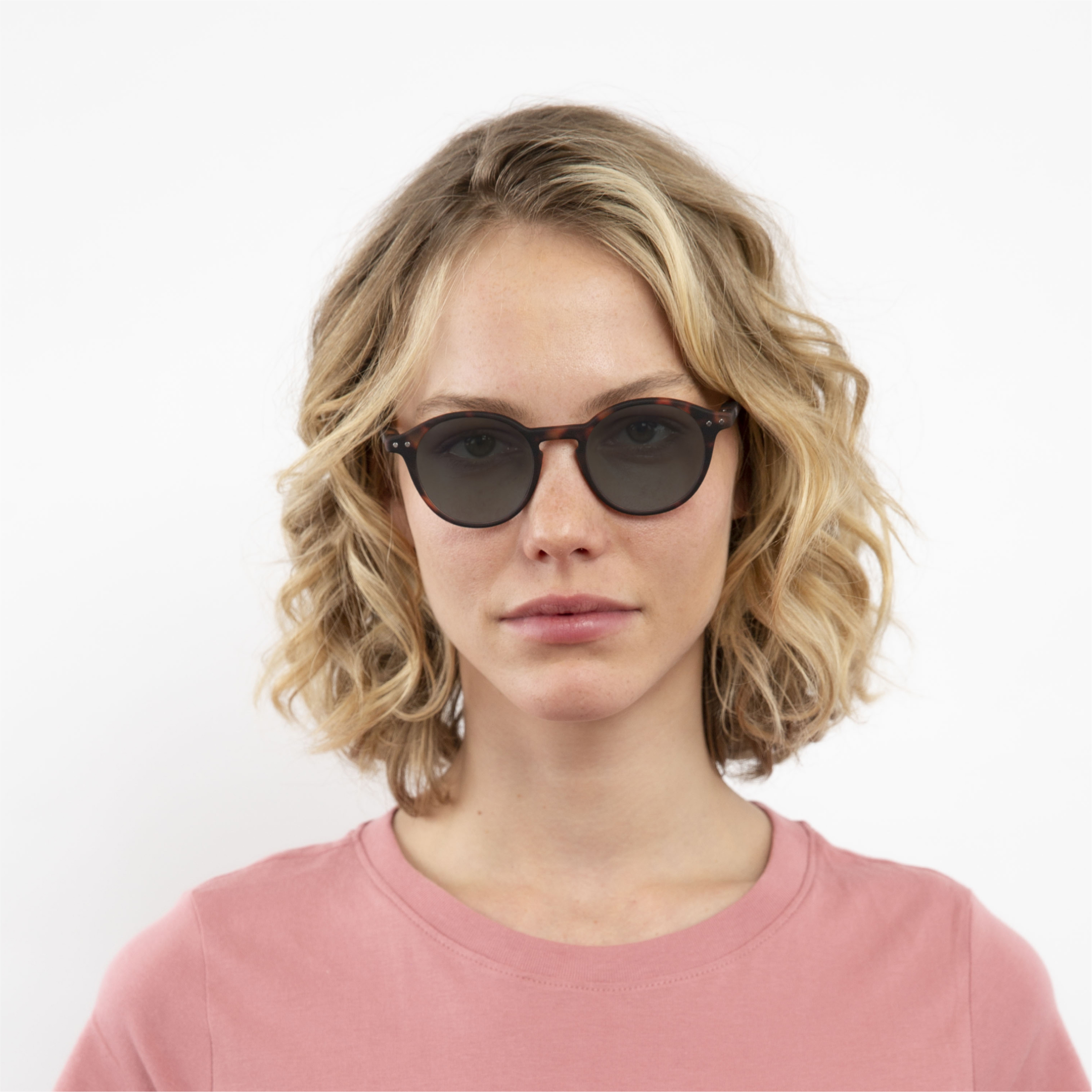 transition-photochromic-glasses-grey-lenses-women-luca-tortoise-front